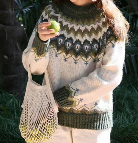 LUNA - LUXURIOUS SWEATER