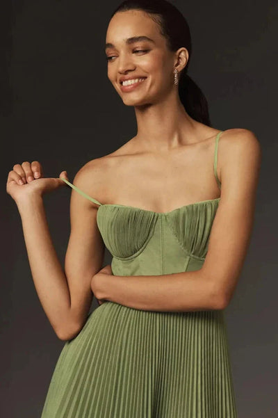 Beatriz - Pleated and fitted midi dress