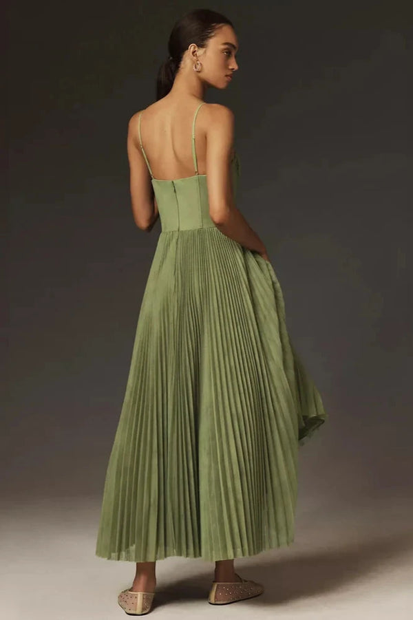 Beatriz - Pleated and fitted midi dress