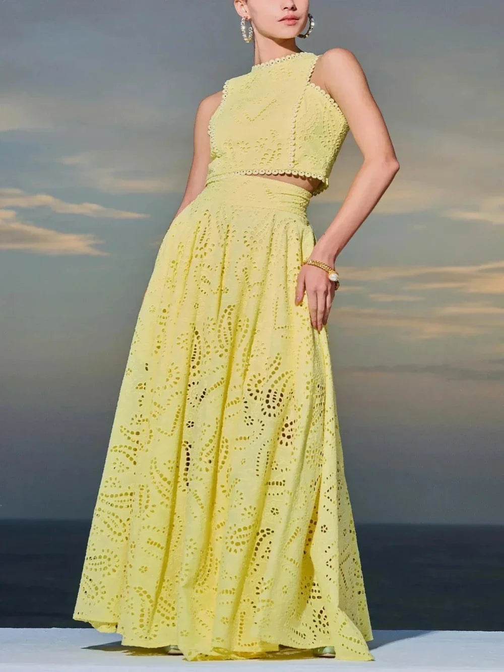 Solvivra Embroidered Allure Set