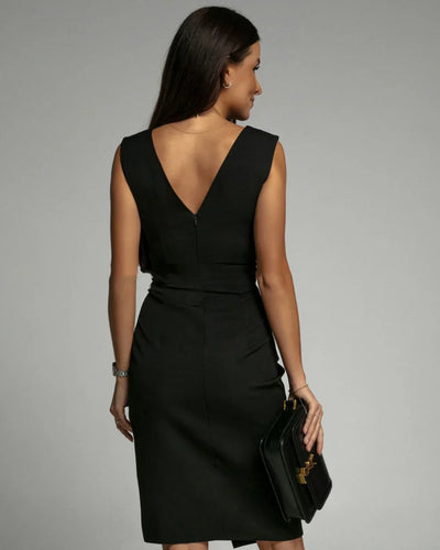 Giovanna™ - V-neck design with elegant slit